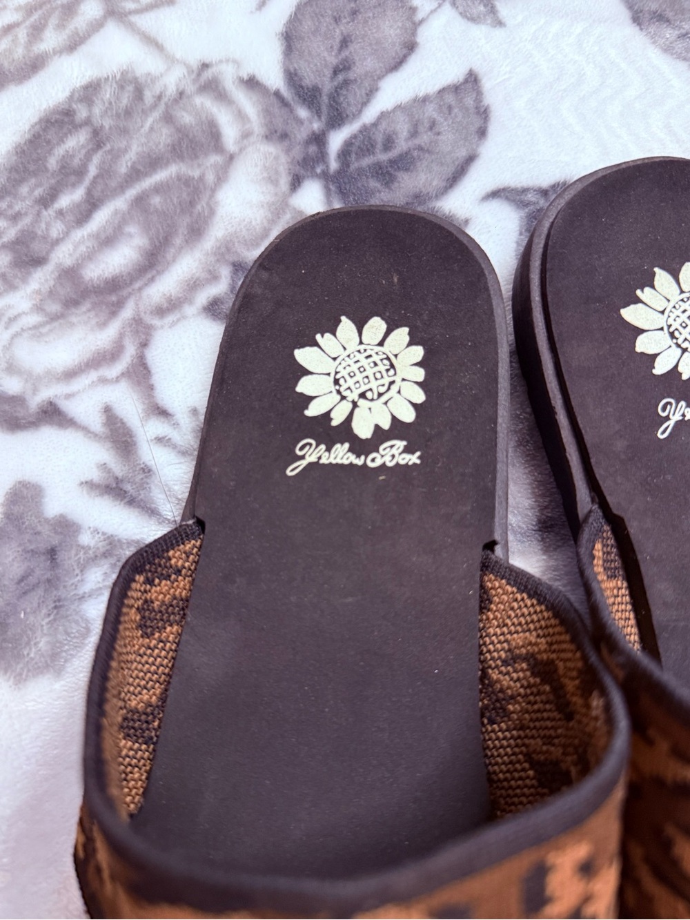 Yellow Box Leopard Knit Thong Sandals - Brown & Black - Picture 2 of 3